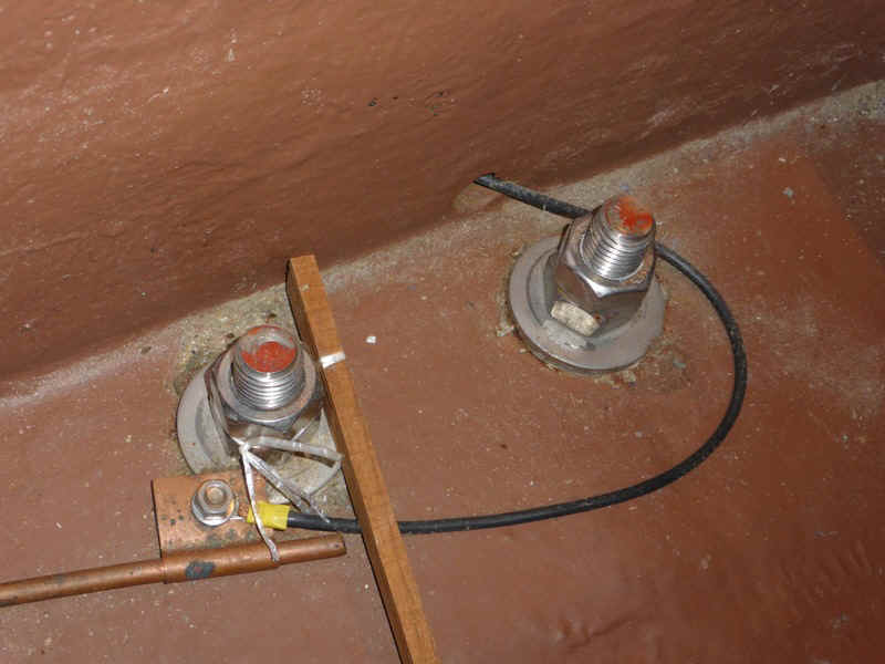 Keelbolts1.jpg (137671 Byte)