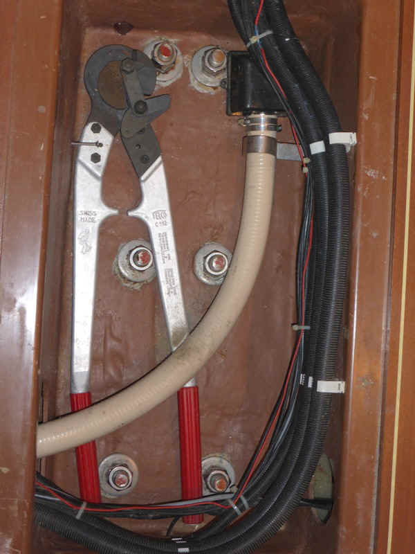 Keelbolts2.jpg (146613 Byte)