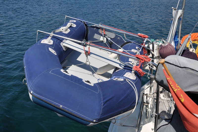 Special davits.jpg (168308 Byte)