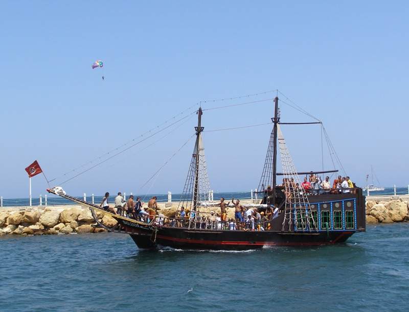 P8125690.JPG (46174 bytes)