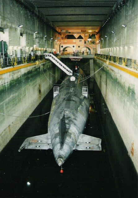Submarine base Brest 4.JPG (57188 Byte)