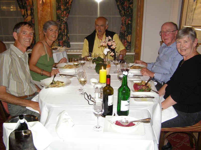 P8175072.JPG (152686 bytes)